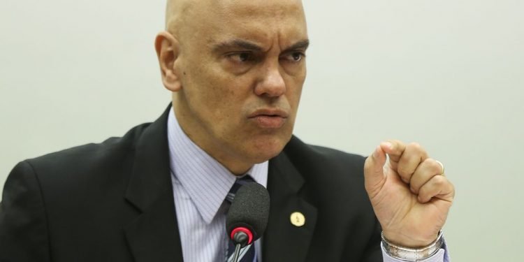 Imagem de Alexandre de Moraes dá 5 dias para PF colher depoimento dos presidentes do Google, Meta, Spotify e Brasil Paralelo por propaganda contra PL das Fake News