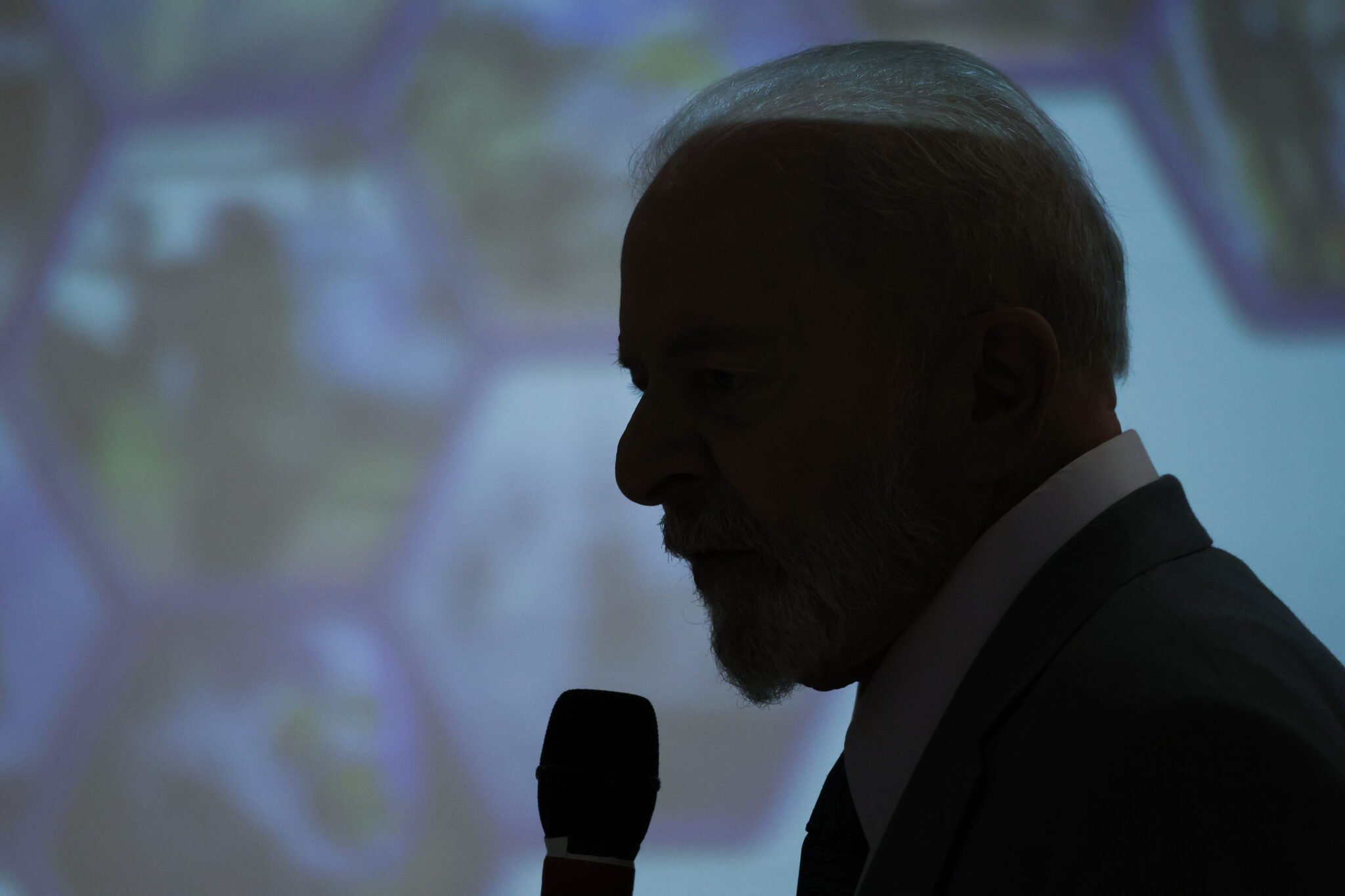 Imagem de Novo procedimento de Lula foi um ‘sucesso’ e presidente está ‘acordado e conversando’, diz médico