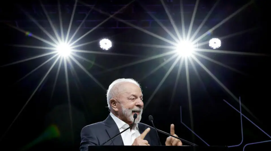 Imagem de Avaliação do governo Lula cai e desaprovação chega a 52%; 40% acham governo ruim ou péssimo