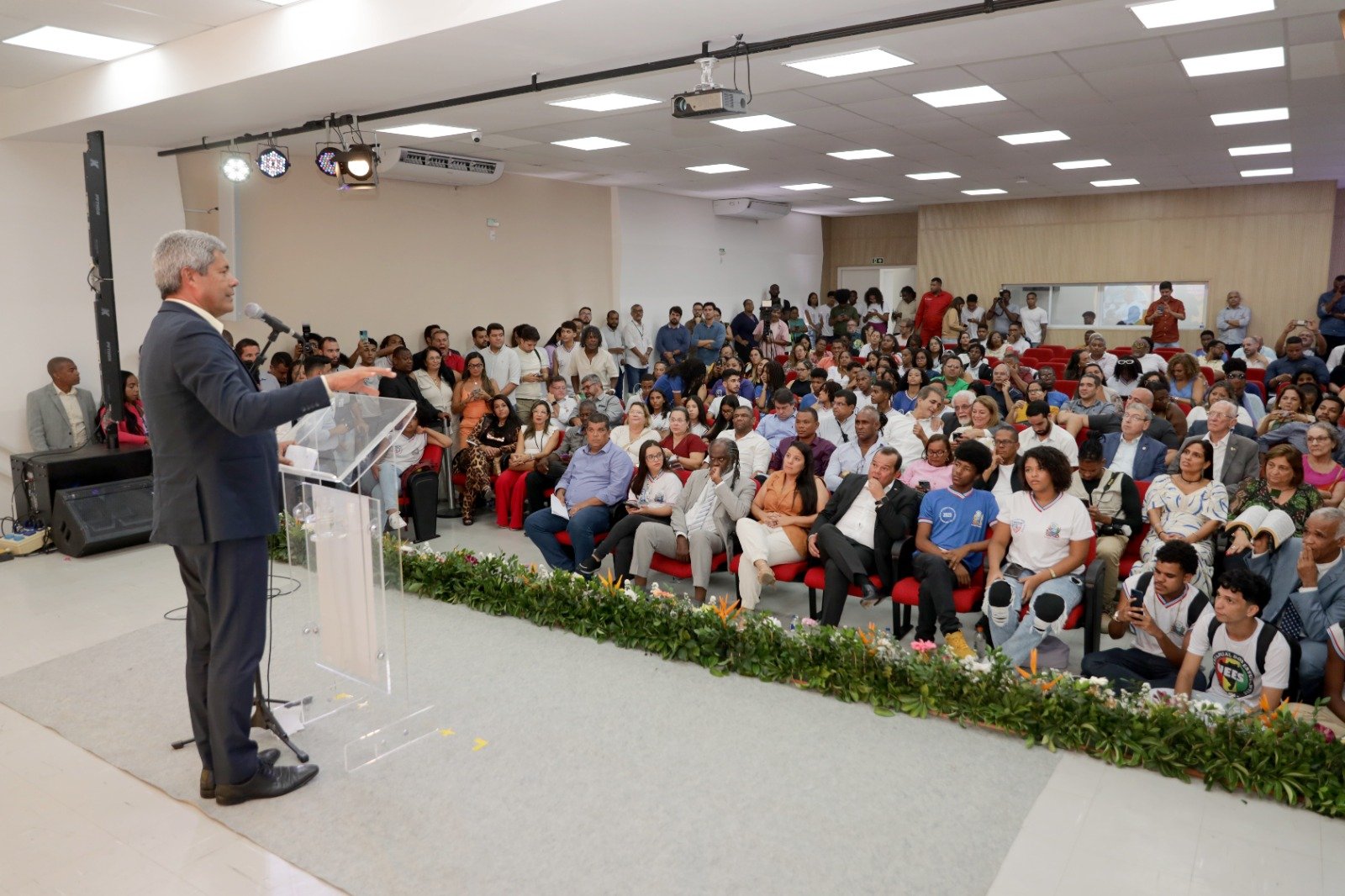 Imagem de Governo do Estado vai investir R$ 142 milhões para modernizar 11 colégios estaduais tradicionais de Salvador