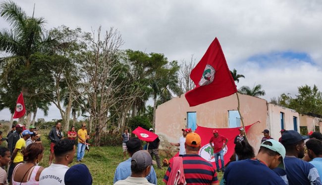 Imagem de MST invade três fazendas na Bahia