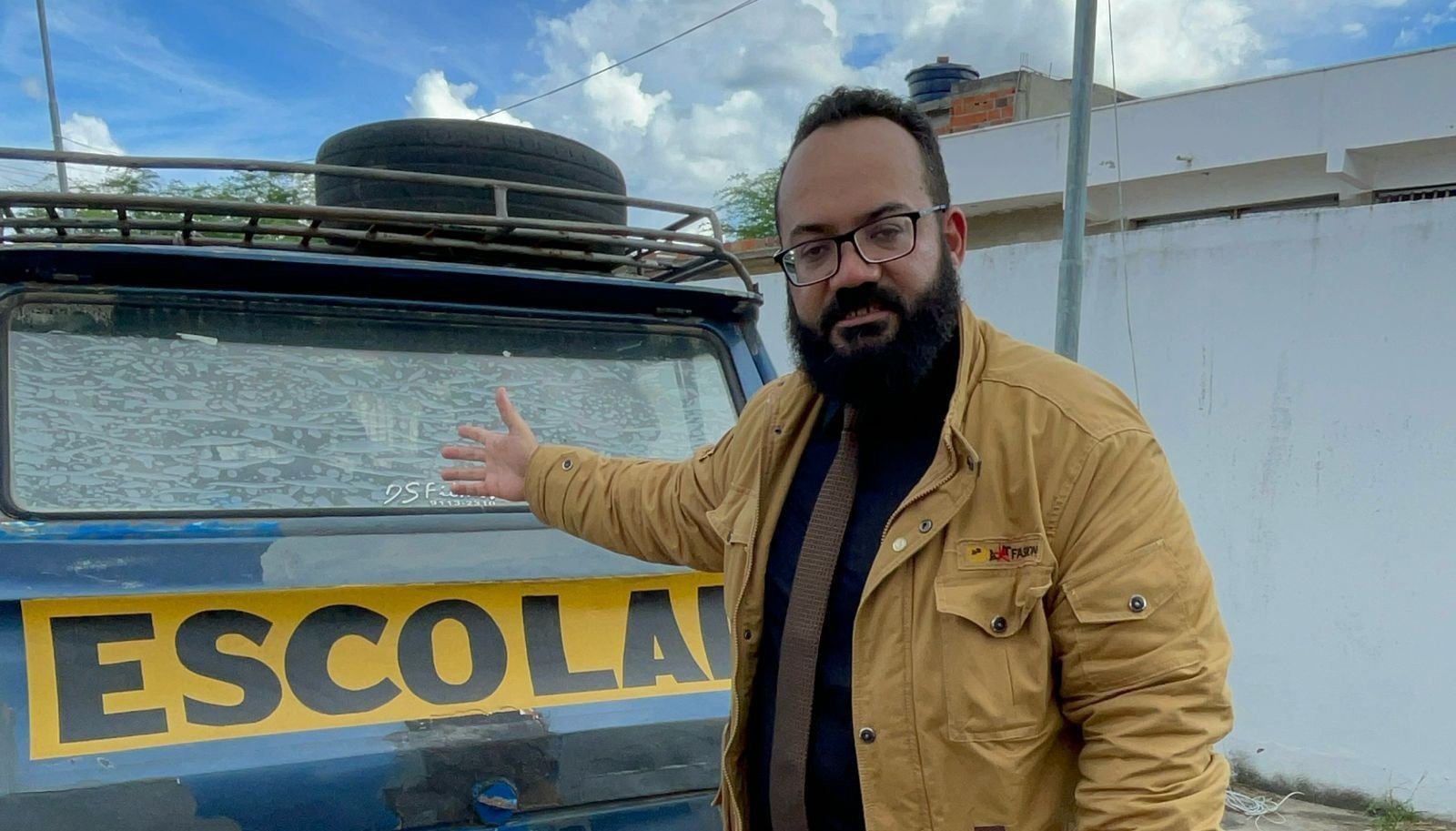 Imagem de Leandro de Jesus apresenta projeto que regulamenta transporte público escolar na Bahia após morte de criança em veículo com 48 anos de uso