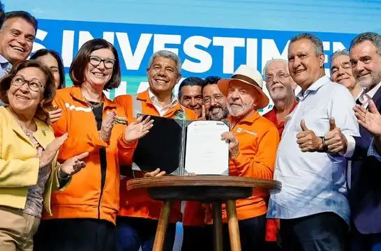 Imagem de Governo do Estado e Petrobras assinam acordo para implantar canteiro de obras da Ponte Salvador-Itaparica no Estaleiro São Roque