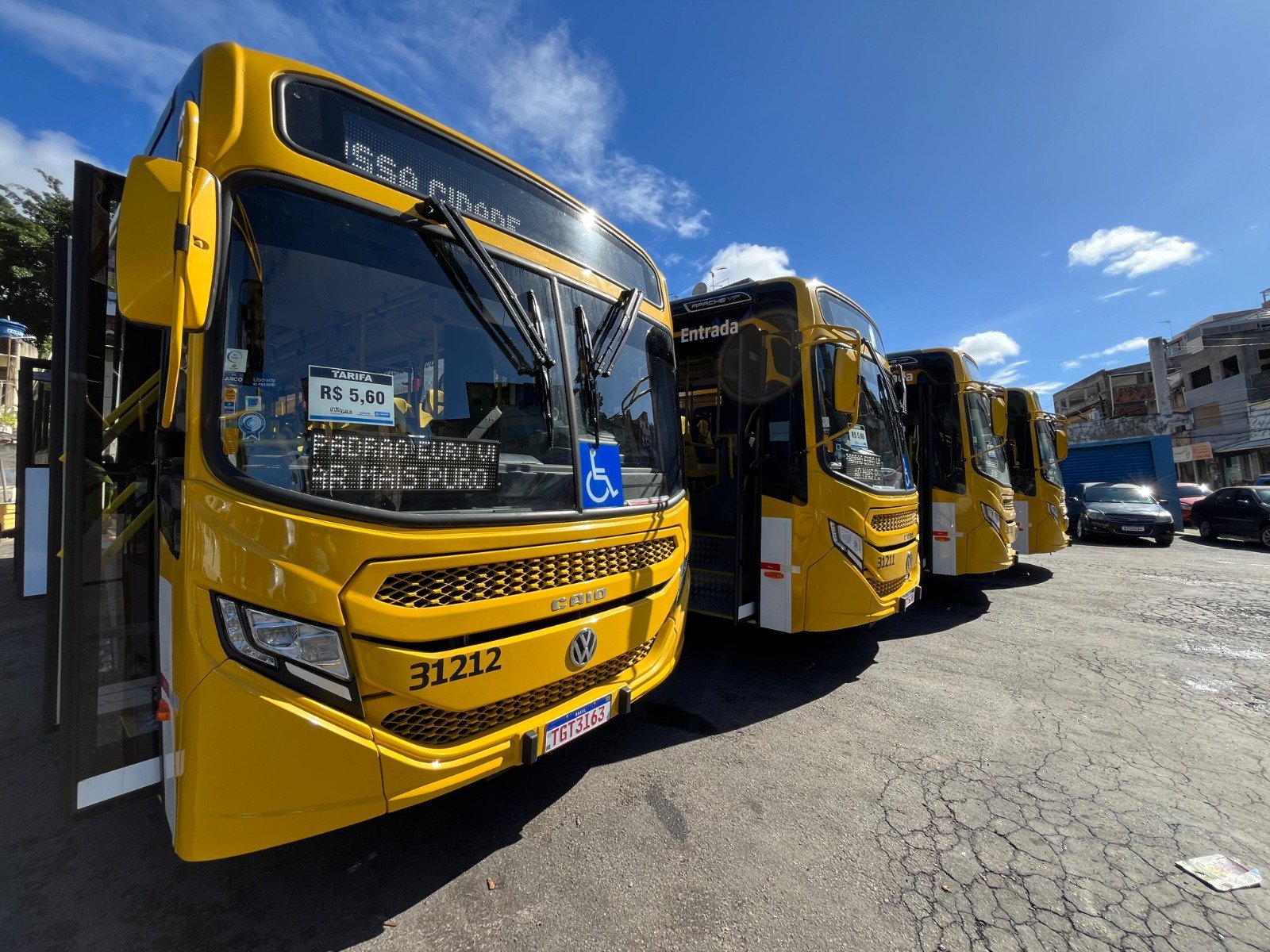Imagem de Prefeitura de Salvador entrega novos ônibus com ar-condicionado para Parque São Cristóvão