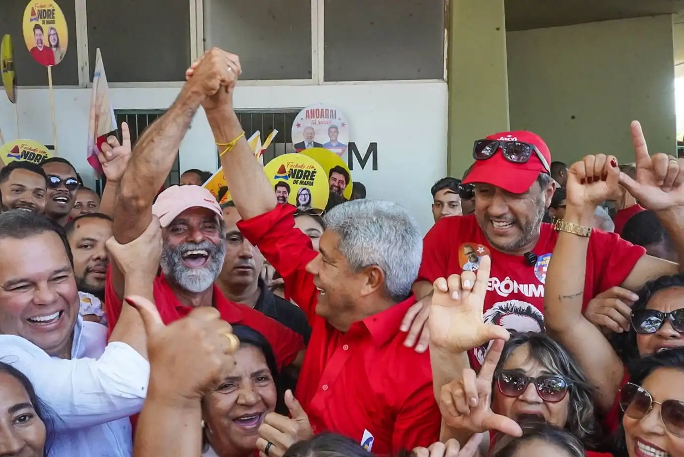 Imagem de Jerônimo evita cravar vitória no 1º turno e prega respeito aos adversários: 'Vamos trabalhar para ganhar as eleições'