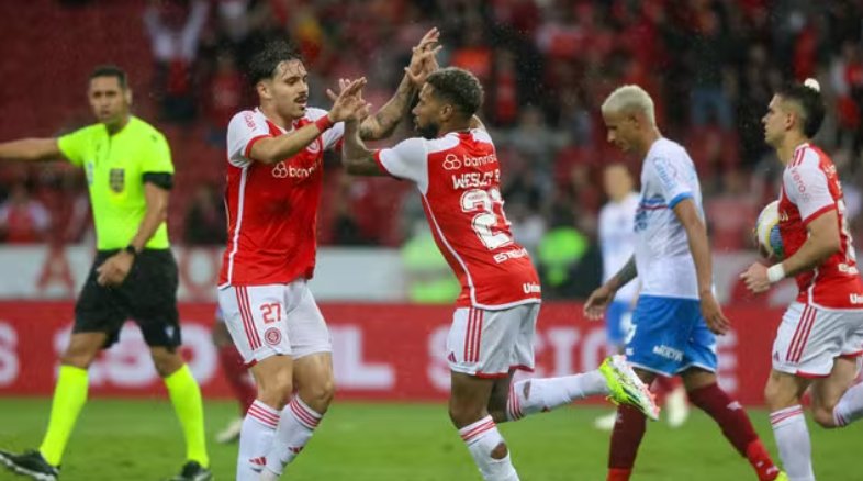 Imagem de Inter vira sobre o Bahia no Beira-Rio e larga com vitória no Brasileirão