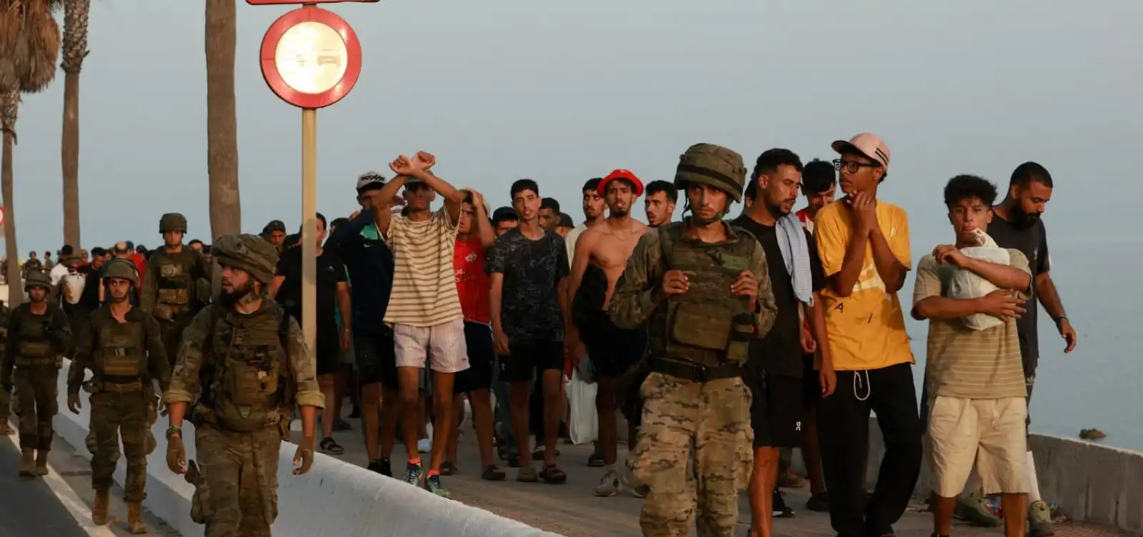 Imagem de Espanha atribui onda migratória em Ceuta à desinformação e culpa grupos extremistas por crise na fronteira