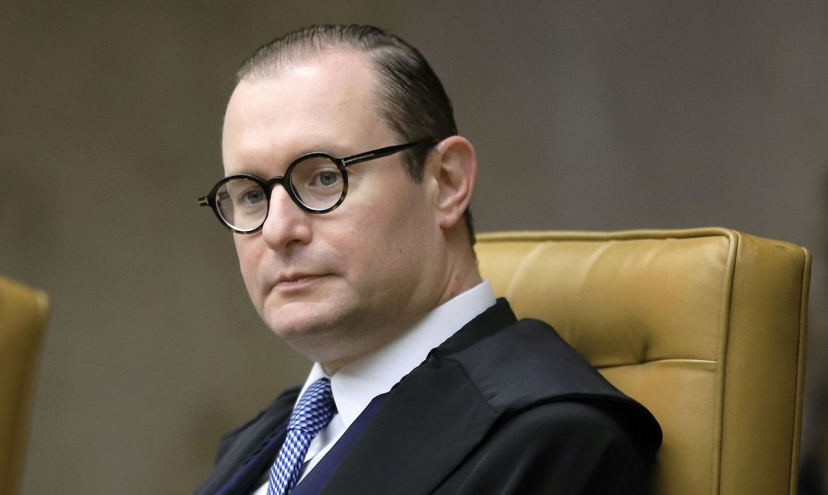 Imagem de Zanin suspende concurso da PM do RJ por restrição para mulheres
