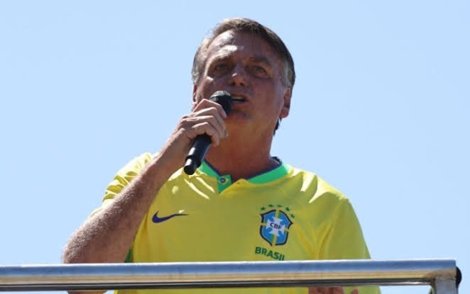 Imagem de ‘Perdão e paz para a economia’, diz Bolsonaro sobre solução para tarifaço