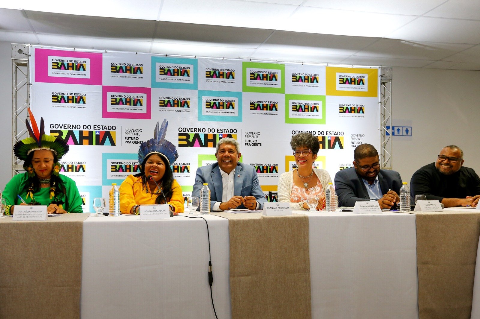 Imagem de Governador recebe lideranças e debate avanços para os povos indígenas da Bahia