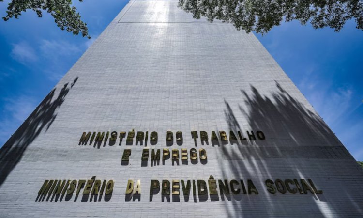 Imagem de Ministério do Trabalho multiplica verba e fecha contratos com ONGs ligadas a sindicatos