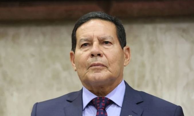 Imagem de Mourão: ‘Novo governo age de forma desumana e ilegal’