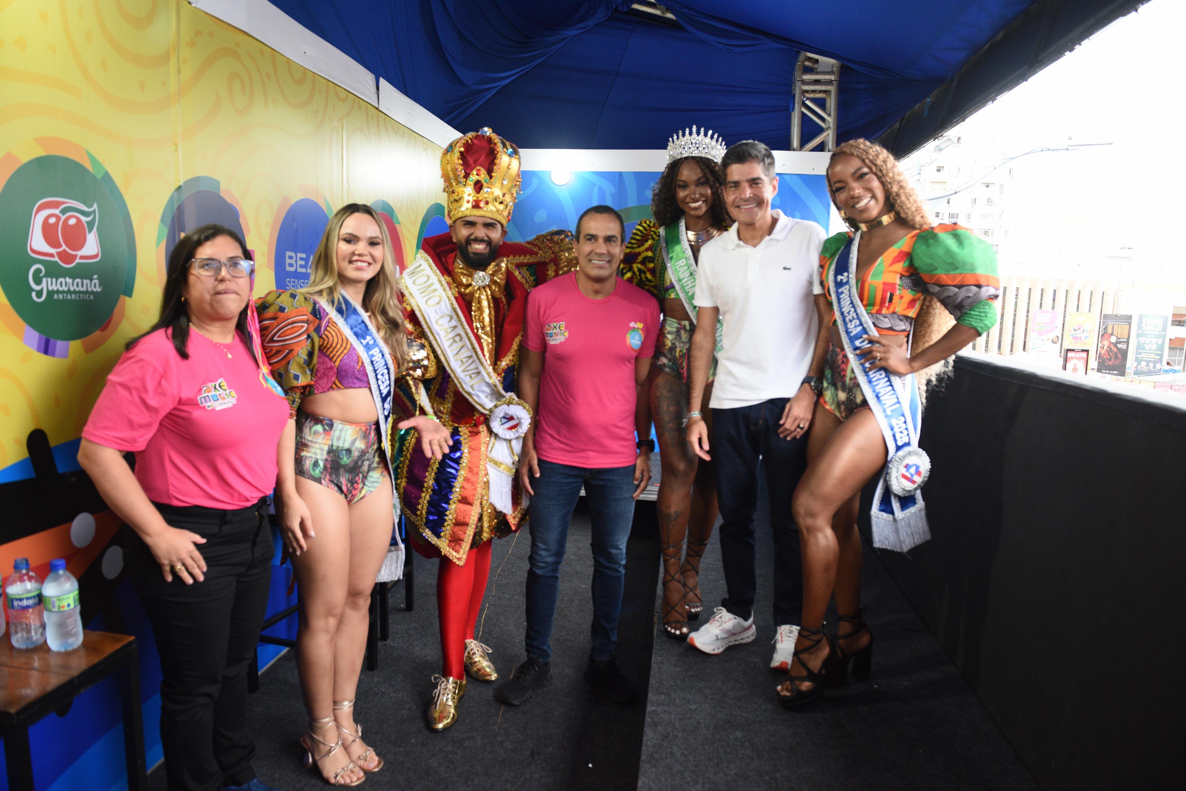 Imagem de Prefeito Bruno Reis entrega chave da cidade ao Rei Momo e abre oficialmente o Carnaval de Salvador