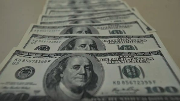 Imagem de Dólar cai para R$ 6,02 e atinge menor valor em mais de um mês