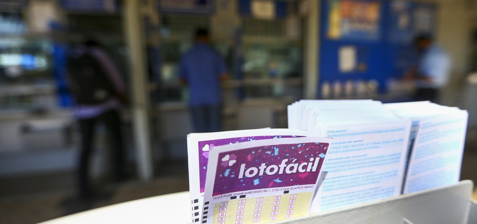 Imagem de Bolão de Salvador acerta Lotofácil e fatura mais de R$ 1,37 milhão
