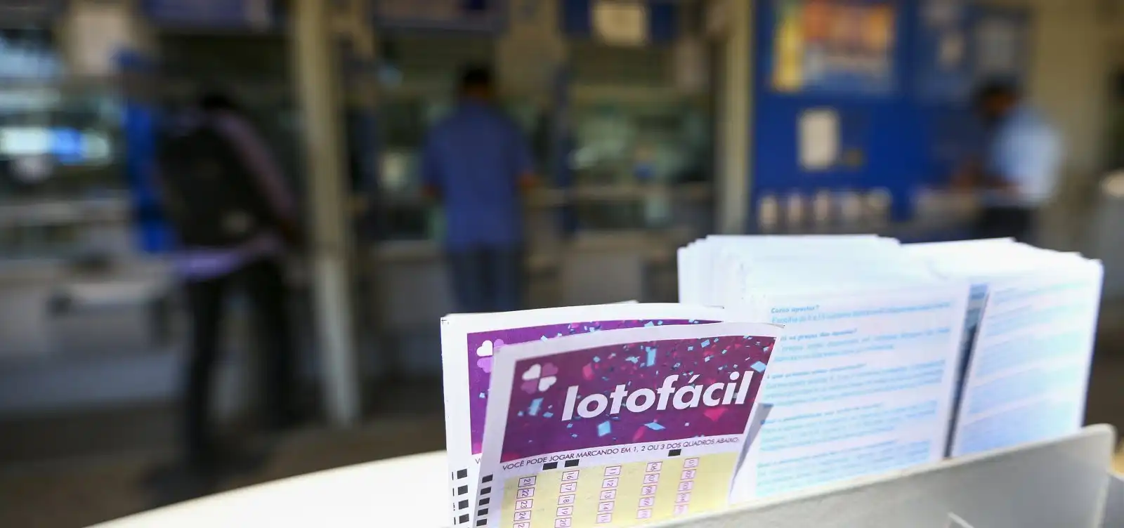 Imagem de Bolão de Salvador acerta Lotofácil e fatura mais de R$ 1,37 milhão