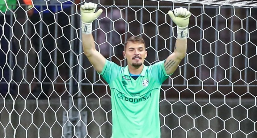 Imagem de Grêmio vence Bahia nos pênaltis e avança para a semi da Copa do Brasil