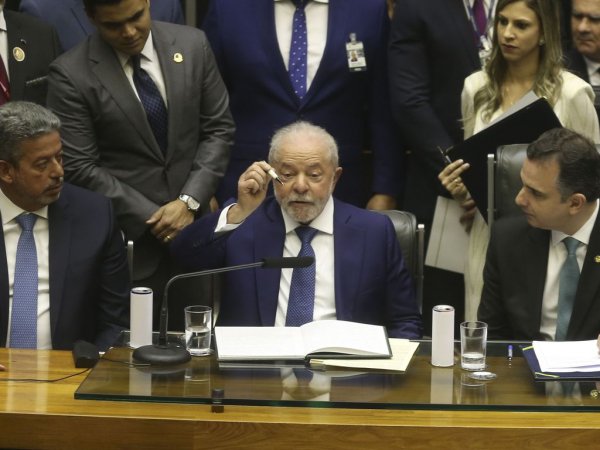 Imagem de Com sinais positivos na economia, Lula pode adiar reforma ministerial e deixar Lira em saia justa