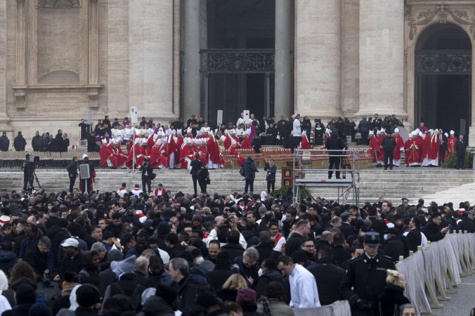 Imagem de Funeral do Papa emérito Bento XVI tem início na manhã desta quinta-feira
