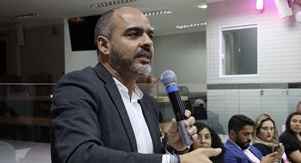 Imagem de Eleições 2024: presidente da UGT-BA defende debate sobre tarifa zero e energia limpa no transporte público