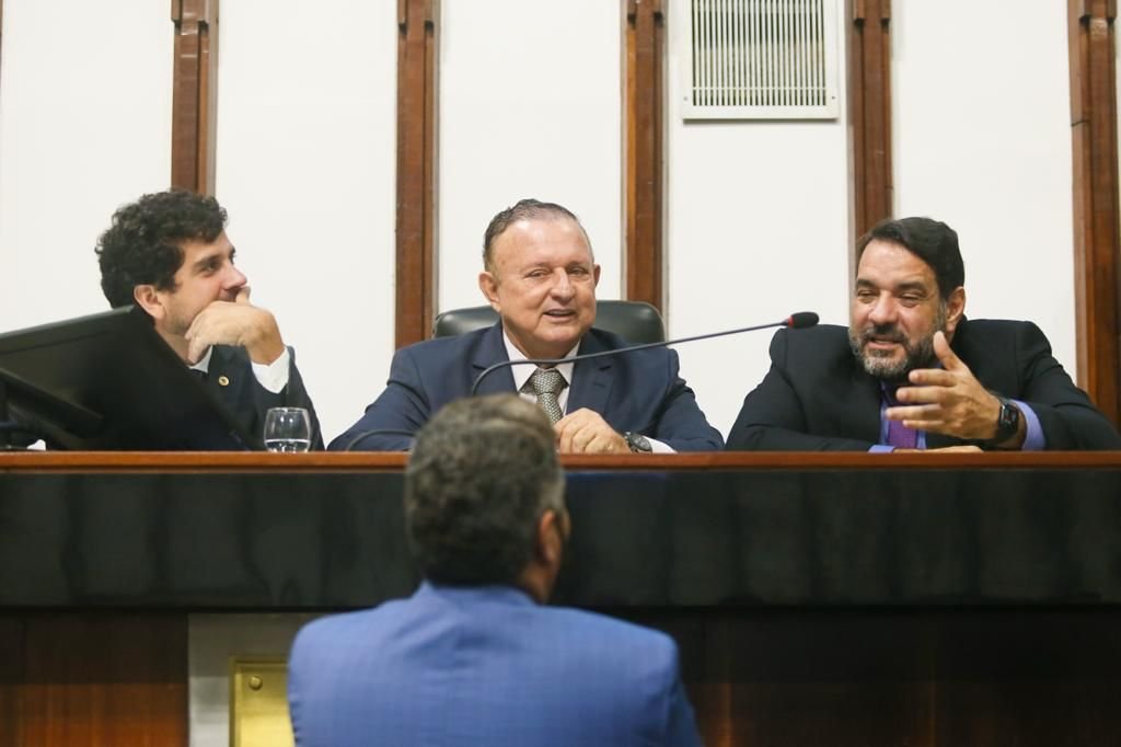 Imagem de ALBA aprova reajuste da contribuição de servidores ao Planserv
