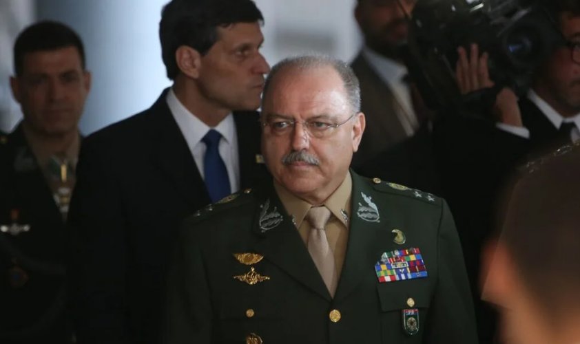 Imagem de Ex-GSI, general sobe o tom com Lula e fala em ‘covardia’