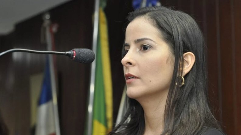 Imagem de Conselheira do TCE cobra do governo Jerônimo transparência no pagamento dos salários dos servidores