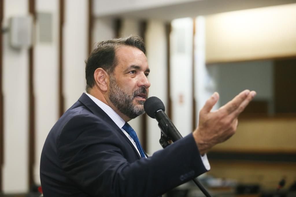 Imagem de Alan Sanches solicita ao MPT relatório sobre operação contra trabalho escravo na BYD em Camaçari