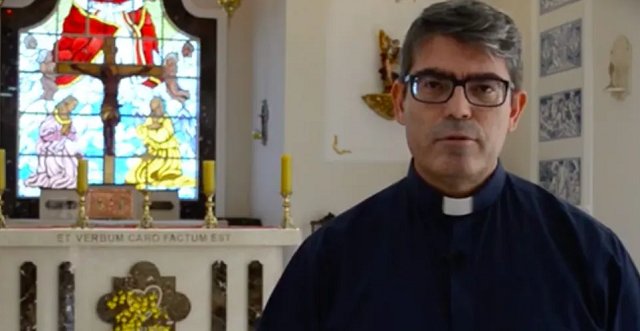 Imagem de Padre de SP deixa sacerdócio após engravidar mulher