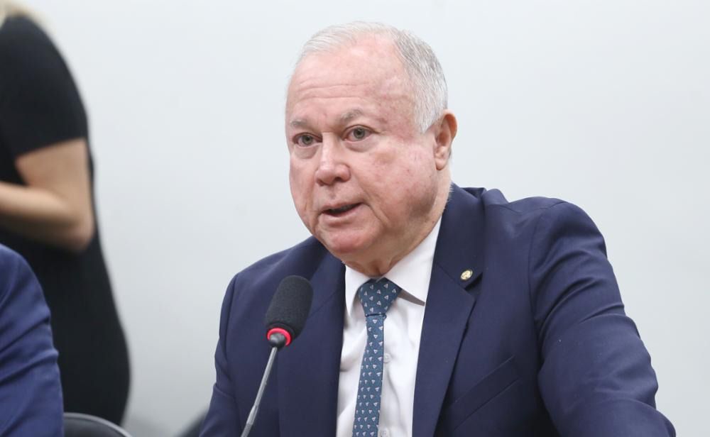 Imagem de Paulo Azi cobra explicações de Jerônimo sobre gasto “abusivo” com diárias: “Gastança descontrolada”