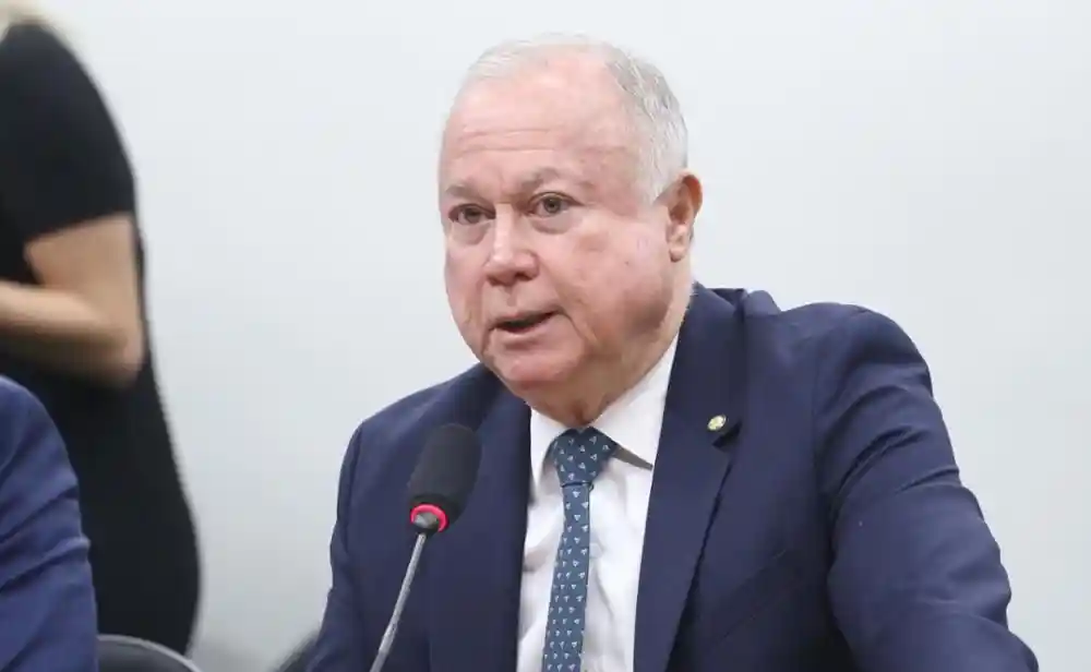 Imagem de Paulo Azi cobra explicações de Jerônimo sobre gasto “abusivo” com diárias: “Gastança descontrolada”