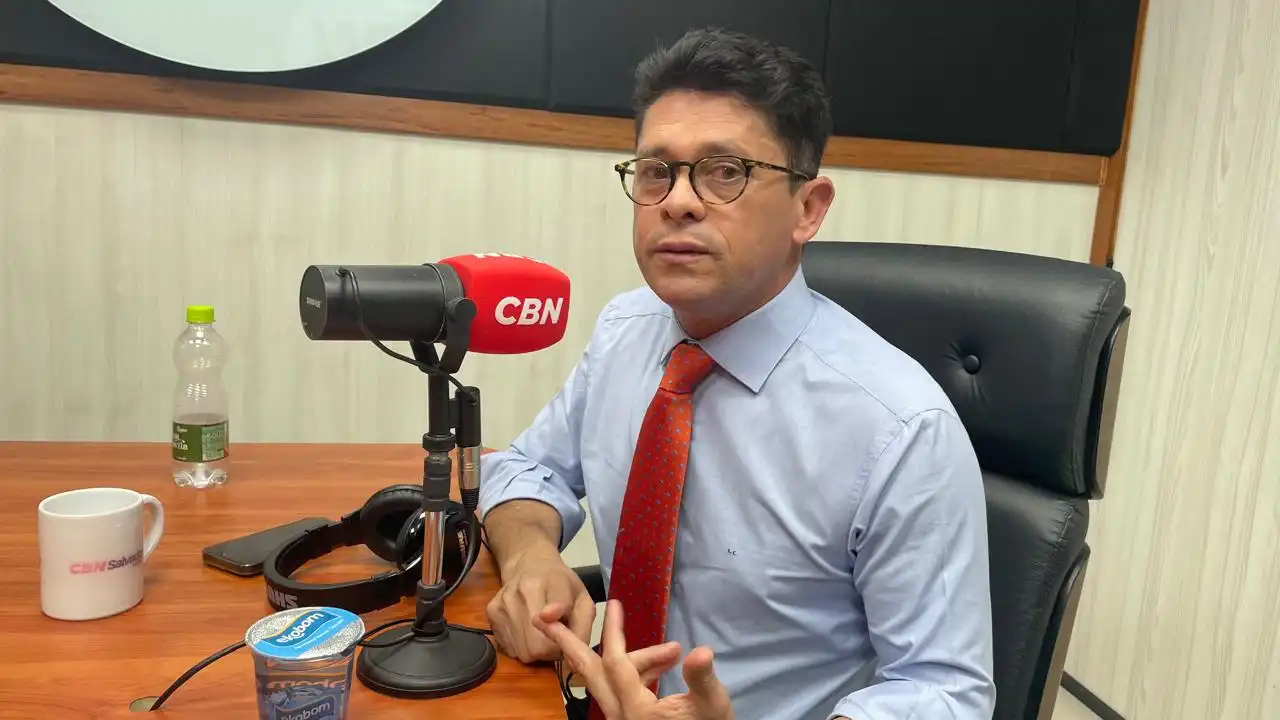 Imagem de Luiz Carlos vê Flávio Bolsonaro como 'pior hipótese' e defende união da oposição em torno de Tarcísio