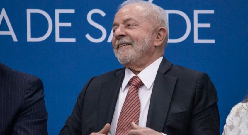 Imagem de Lula toma café da manhã com jornalistas de esquerda