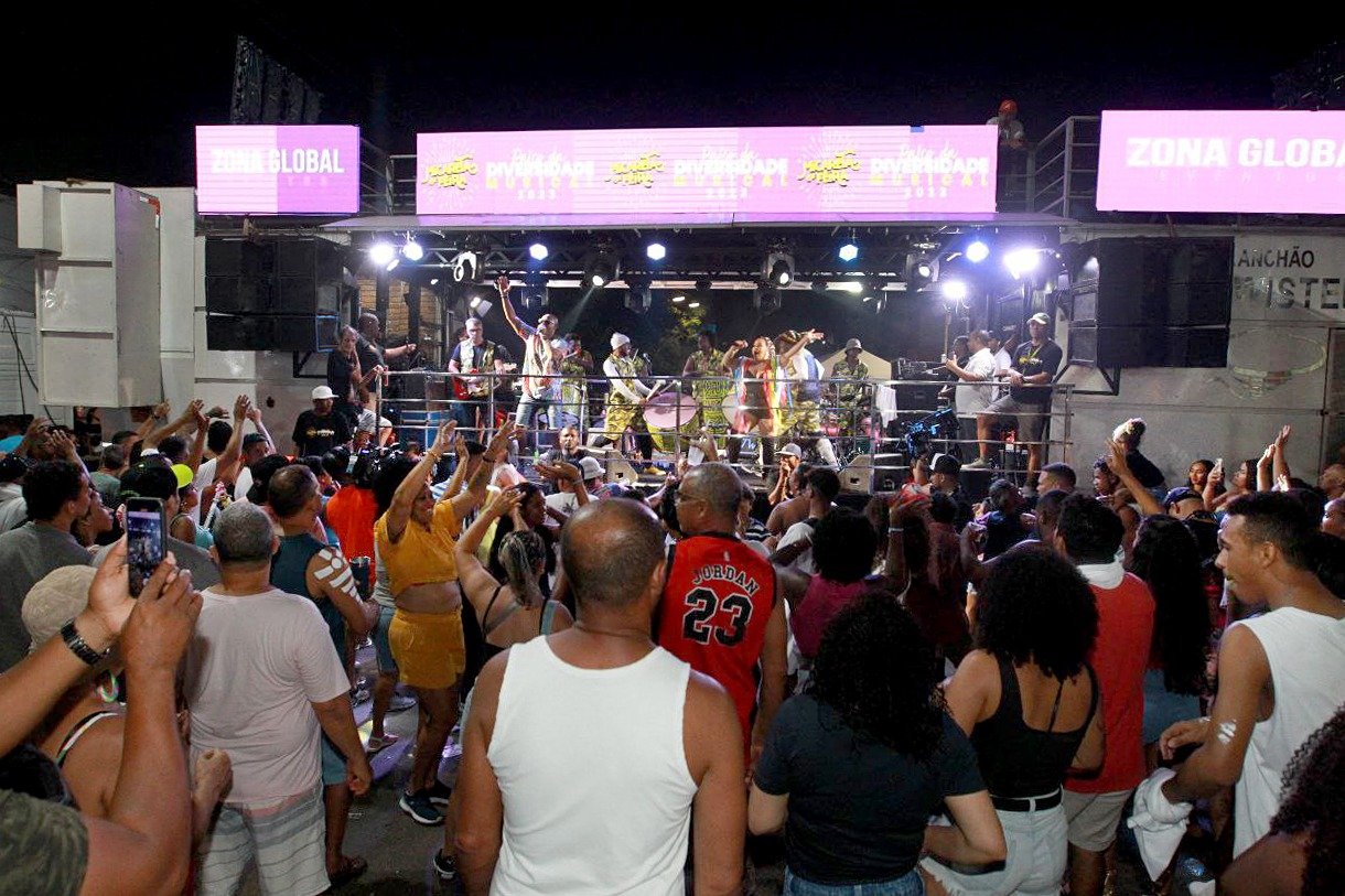 Imagem de Com patrocínio do Governo do Estado, blocos de matriz africana levam axé ancestral ao circuito da Micareta de Feira