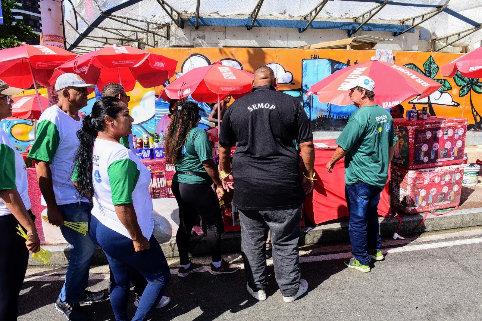 Imagem de Equipes da Semop retiram mais de 2 mil armas brancas dos circuitos do Carnaval