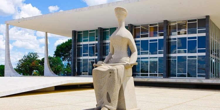 Imagem de STF valida apreensão de CNH e passaporte para cumprir ordem judicial