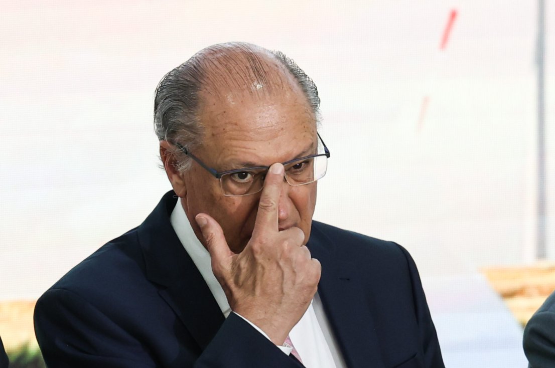 Imagem de Alckmin assume compromissos da agenda oficial após cirurgia de emergência de Lula