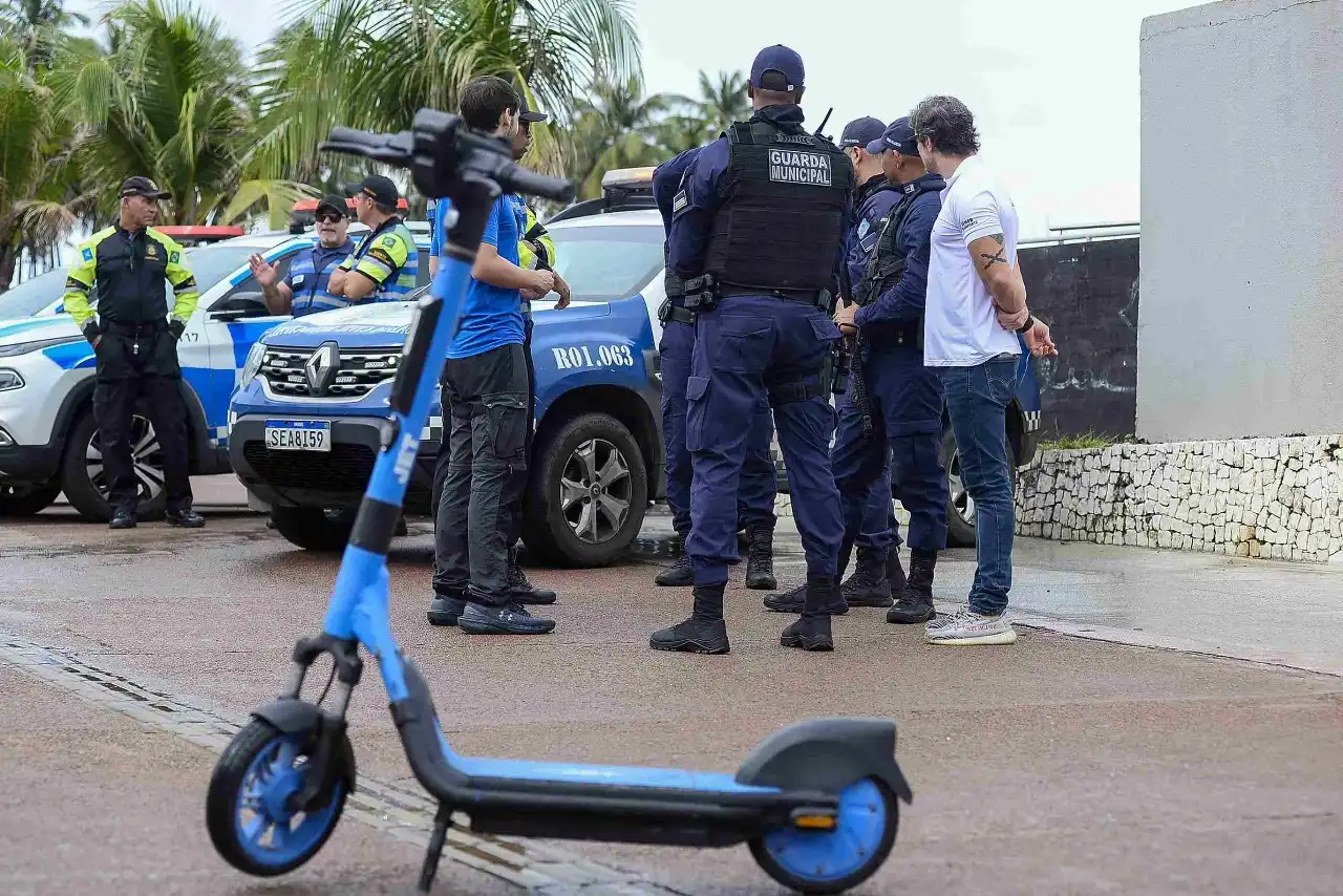 Imagem de Mais de 10 mil usuários já foram abordados por uso incorreto de patinetes elétricos em Salvador