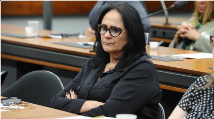 Imagem de Damares Alves aciona TRF contra resolução que facilita o aborto em adolescentes