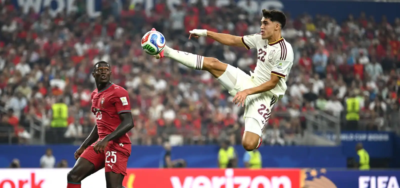 Imagem de No apagar das luzes, Espanha vence Portugal e avança às quartas da Copa do Mundo
