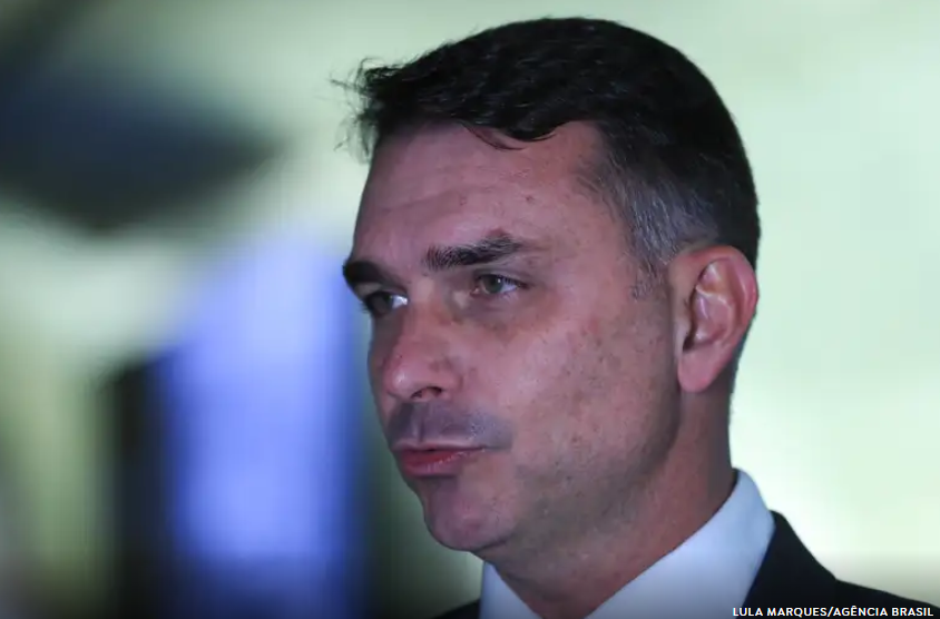 Imagem de Flávio Bolsonaro Afirma que Candidatura à Presidência em 2026 é “Irreversível”
