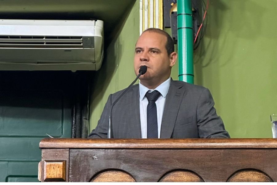 Imagem de Randerson comemora avanço para taxistas: pauta defendida em Salvador vira medida nacional