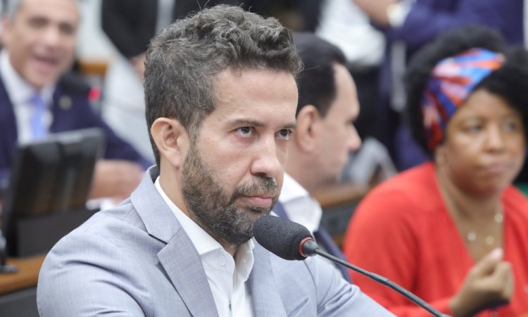 Imagem de Deputado André Janones reconhece ‘rachadinha’ e restitui mais de R$ 130 mil à Câmara