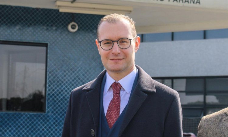 Imagem de Indicado por Lula para o STF, Cristiano Zanin já foi alvo da Lava Jato 