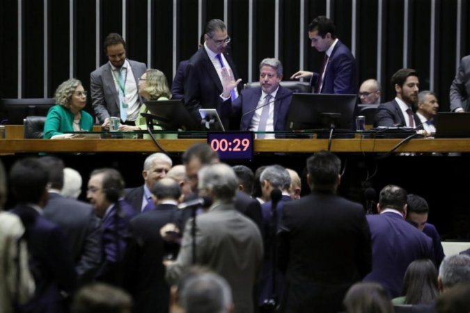 Imagem de Câmara dos Deputados deve votar urgência do arcabouço fiscal nesta quarta; oposição fala em ‘cheque em branco’