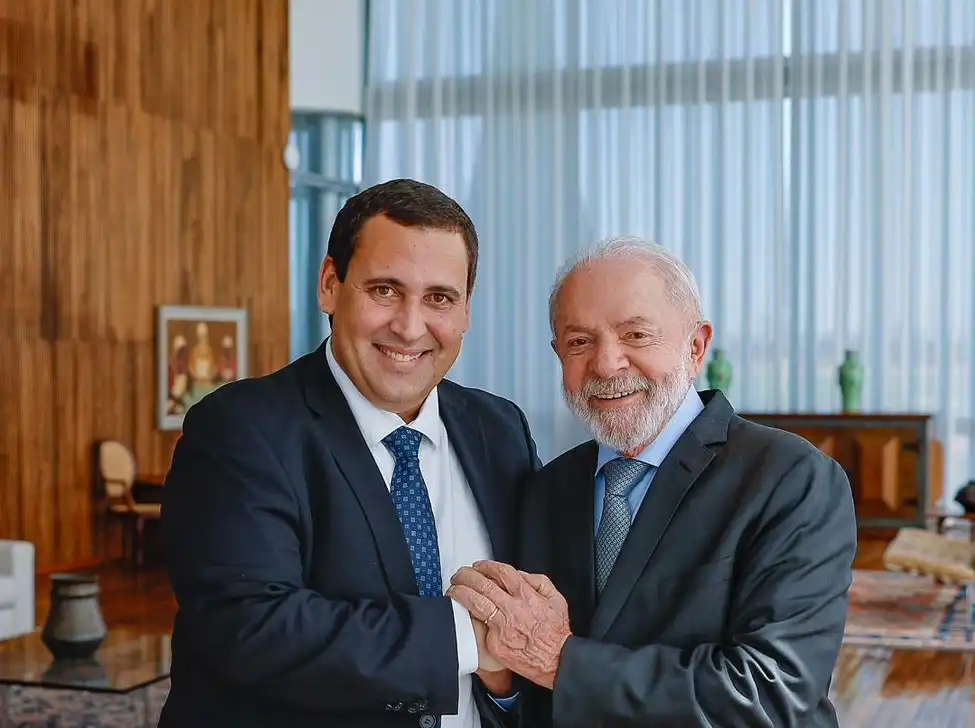 Imagem de "Éden rebate provocação de Temer: "Lula é candidatíssimo à reeleição e tem energia de sobra para trabalhar pelo povo”