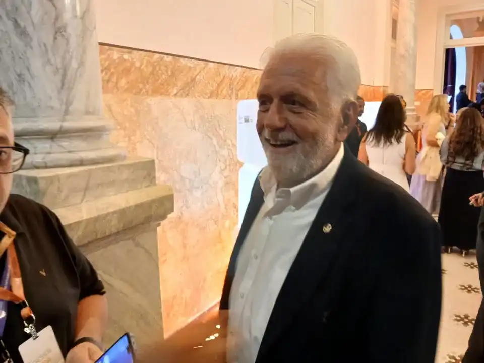 Imagem de Wagner diz que fala de Lula sobre desistência é “pegadinha” e descarta recuo em 2026