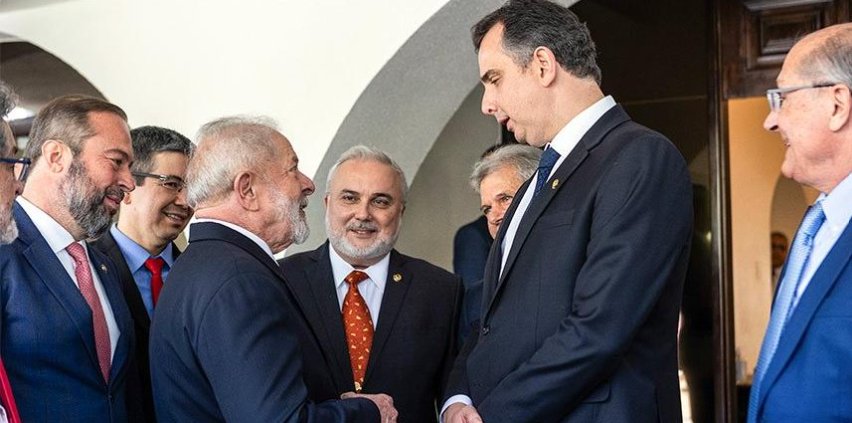 Imagem de Pacheco pode usar viagem com Lula à China para adiar CPMI do 8 de Janeiro