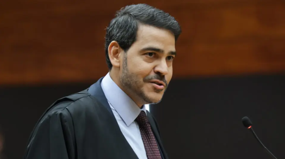 Imagem de Governo defende piso salarial para motoristas de apps; STF suspende julgamento