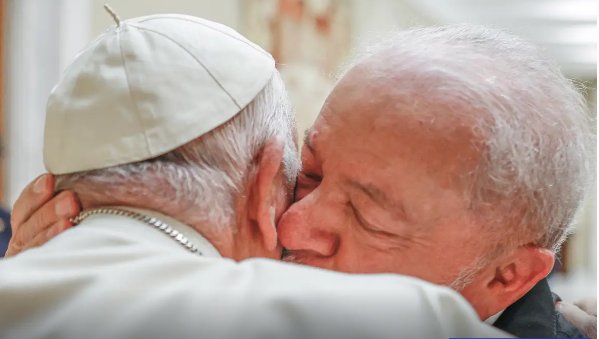 Imagem de Lula celebra Francisco como o papa da esperança, da alegria e da paz